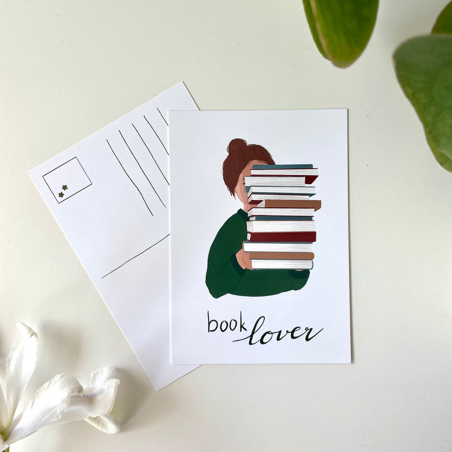 Carte postale amoureux des livres
